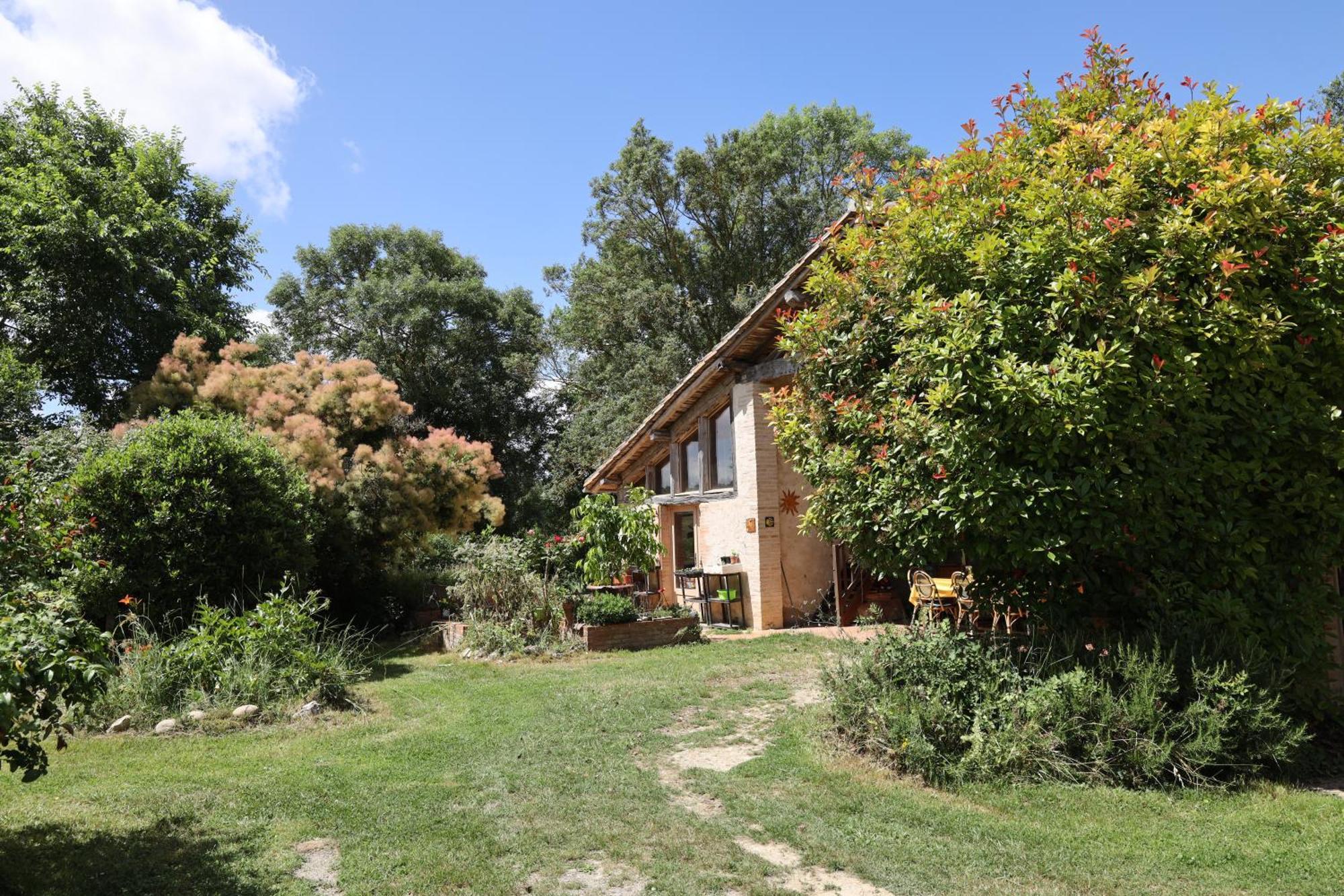 Le Grange Hostel Giscaro Exterior photo