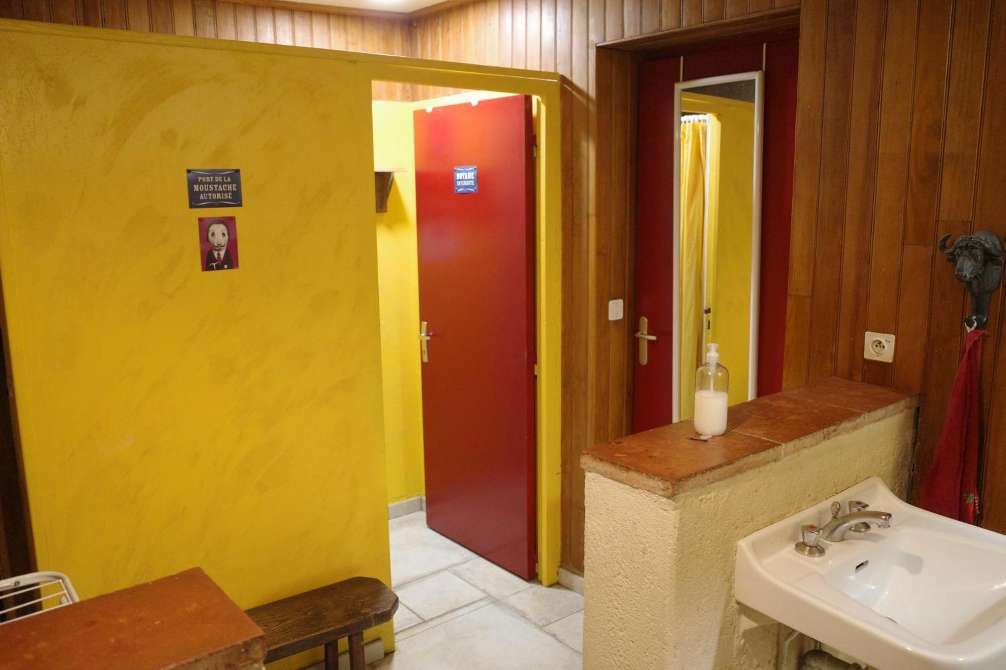 Le Grange Hostel Giscaro Exterior photo