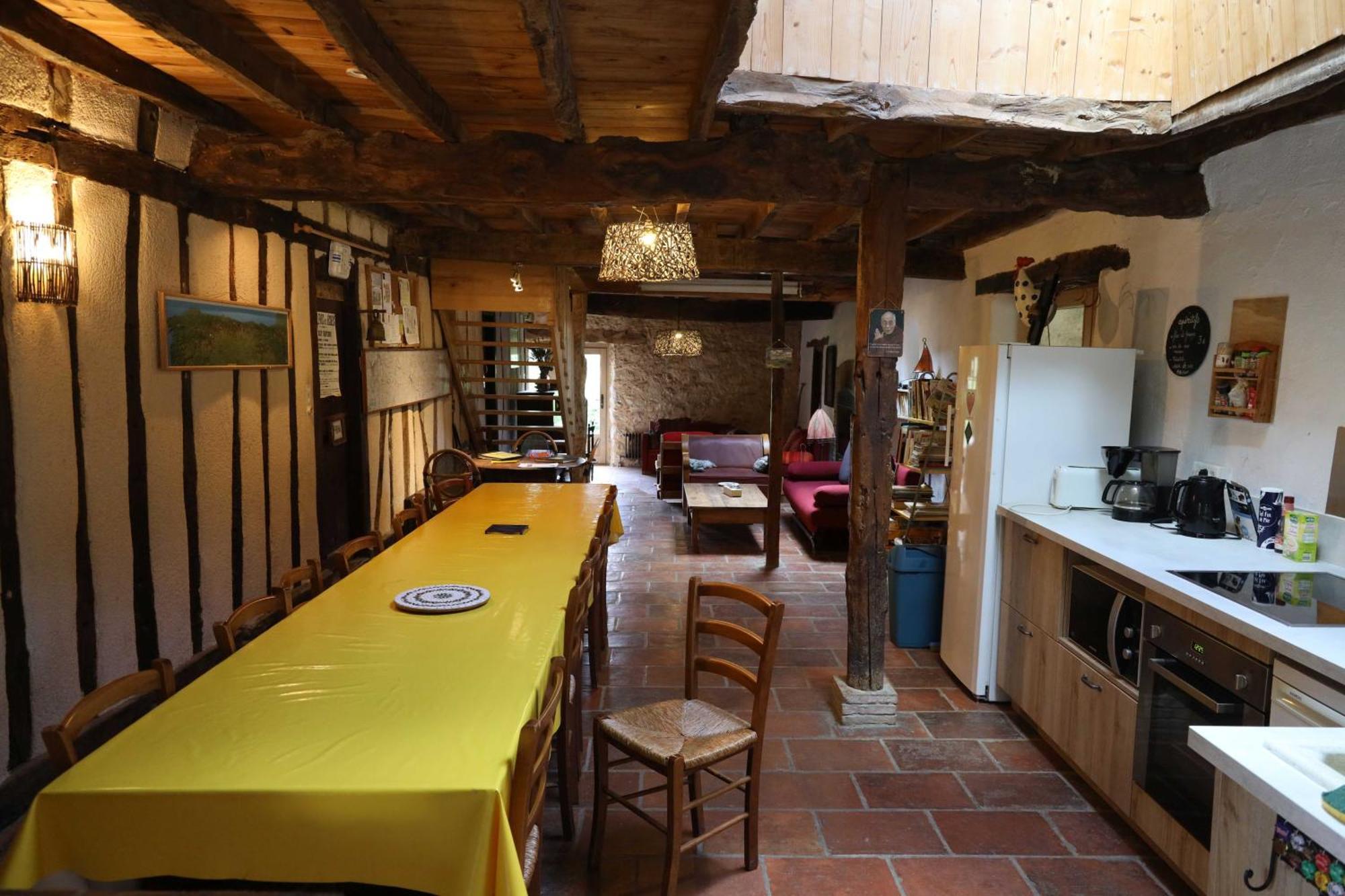 Le Grange Hostel Giscaro Exterior photo